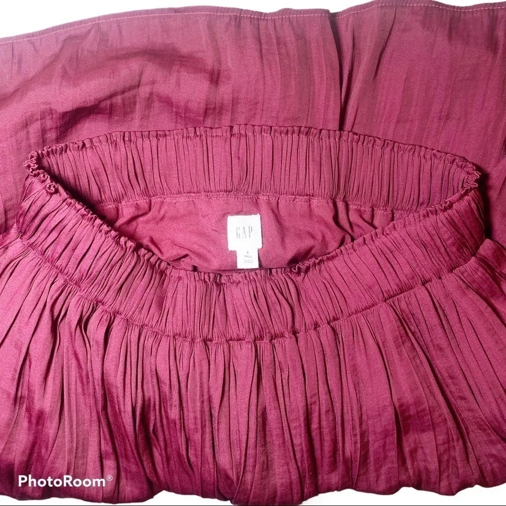 GAP Lightweight‎ Silky Flowy Maroon Red Skirt, Size Small (Tall)